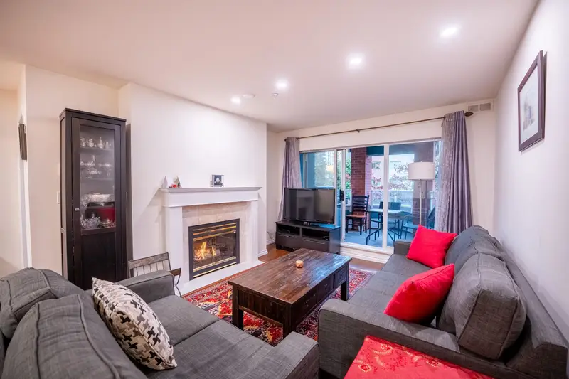 207 128 W 8TH STREET - photo 2 of 25