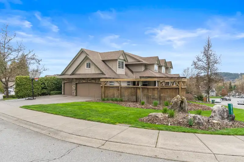 35727 ST ANDREWS COURT - photo 2 of 40