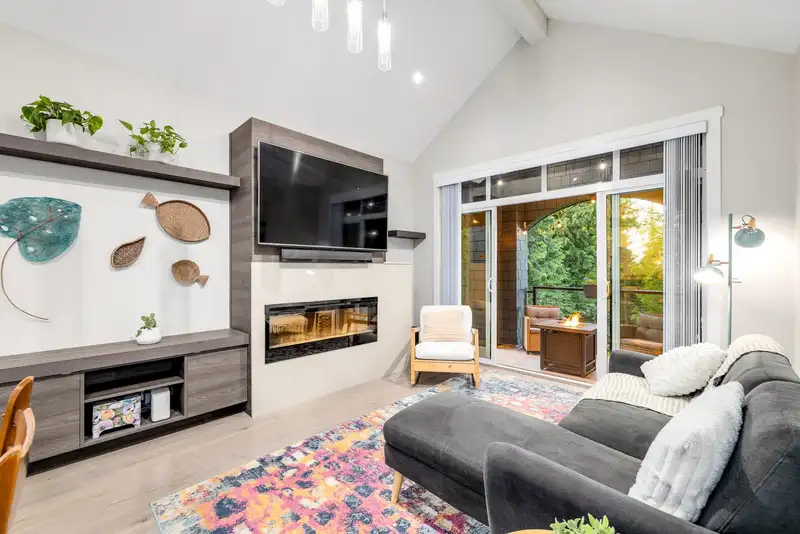 111 2853 HELC PLACE - photo 2 of 40