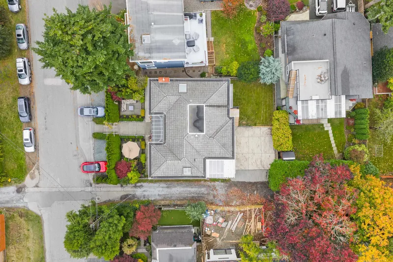 1170 DOLPHIN STREET - photo 3 of 25