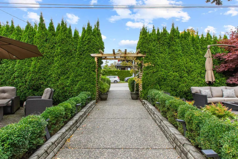 1170 DOLPHIN STREET - photo 4 of 25