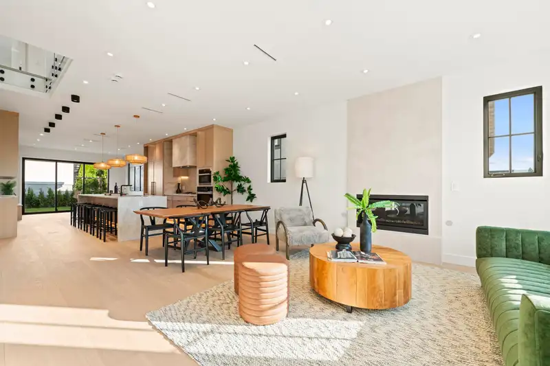 4830 BESSBOROUGH DRIVE - photo 3 of 40