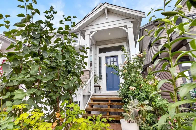 11328 230 STREET - photo 2 of 40
