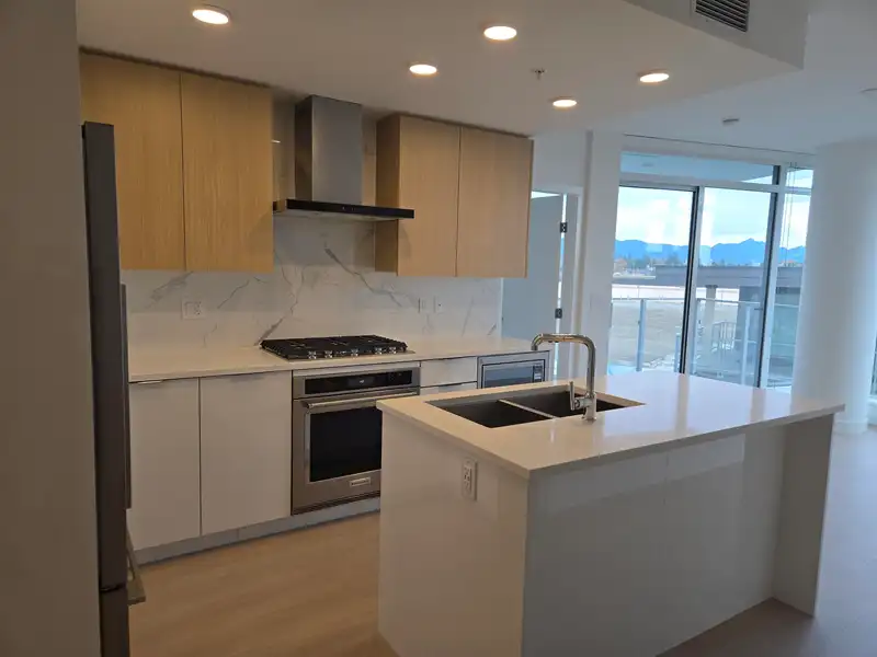 407 7769 PARK CRESCENT - photo 3 of 18