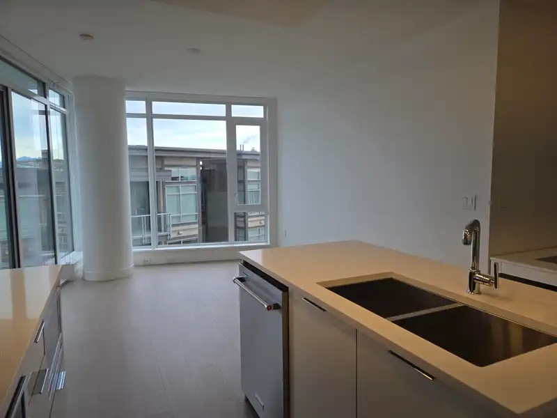 407 7769 PARK CRESCENT - photo 4 of 18