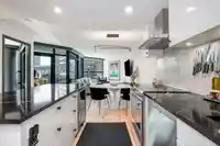 710 1050 BURRARD STREET - thumbnail 5