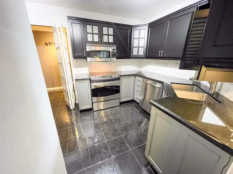 307 7151 121 STREET - photo 4 of 23