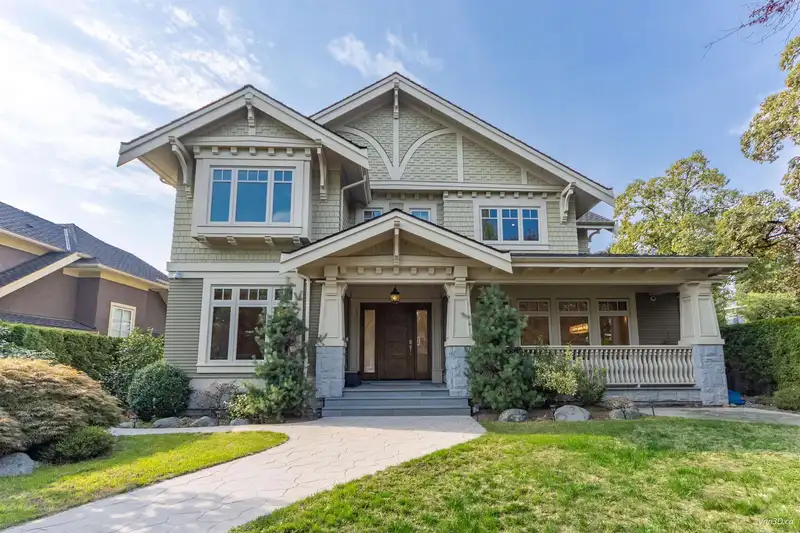 1192 W 39TH AVENUE - photo 1 of 38