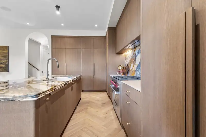 1 4136 CAMBRIDGE STREET - photo 4 of 21