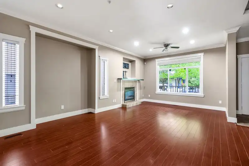 10102 242B STREET - photo 3 of 28