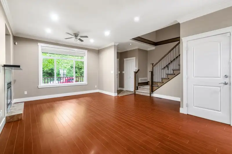 10102 242B STREET - photo 4 of 28