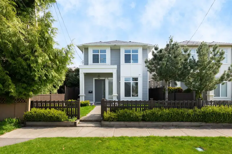 7180 RAILWAY AVENUE - photo 1 of 26