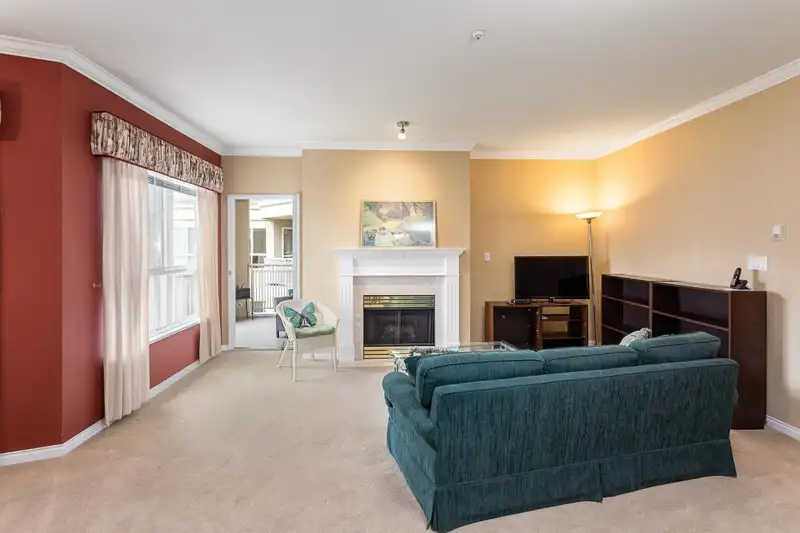 347 3098 GUILDFORD WAY - photo 4 of 27