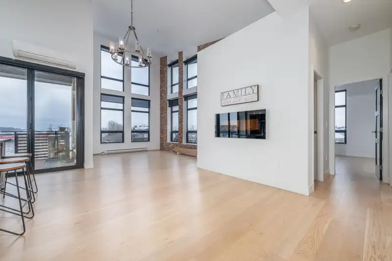 415 220 SALTER STREET - photo 4 of 31