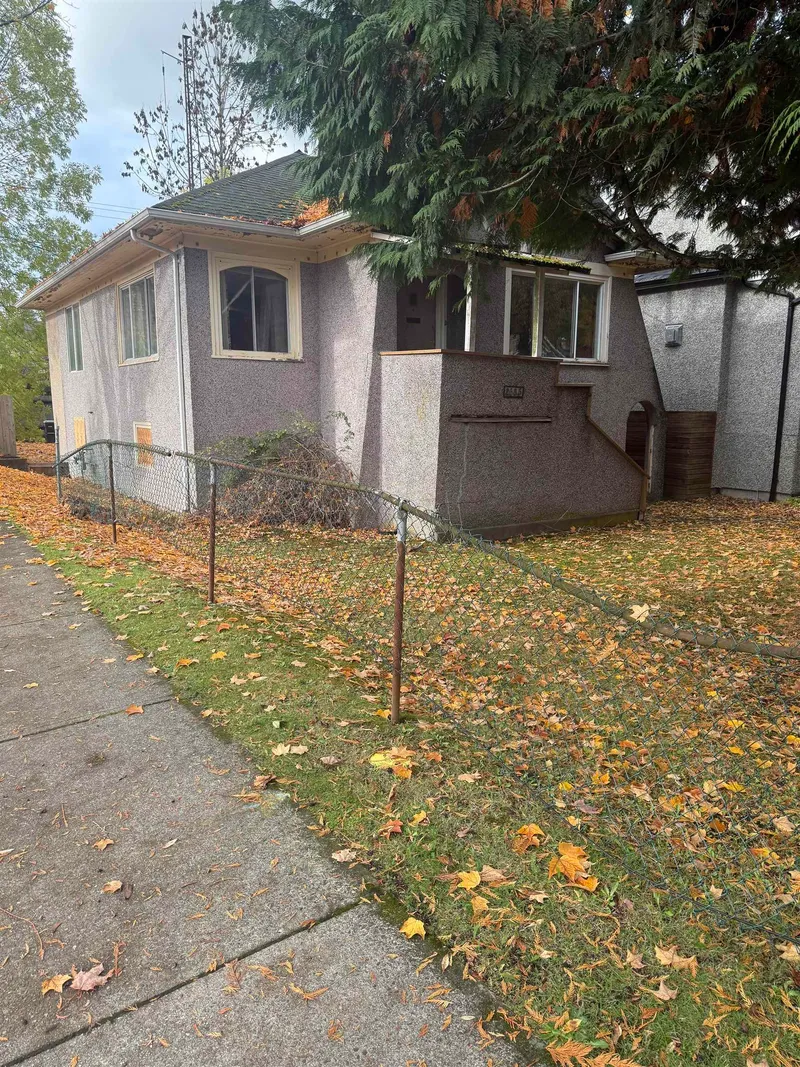 2685 WATERLOO STREET - photo 2 of 9