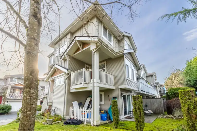81 14877 58 AVENUE - photo 2 of 40