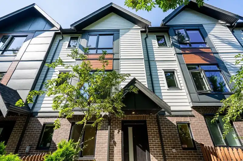 7 1959 165A STREET - photo 1 of 32