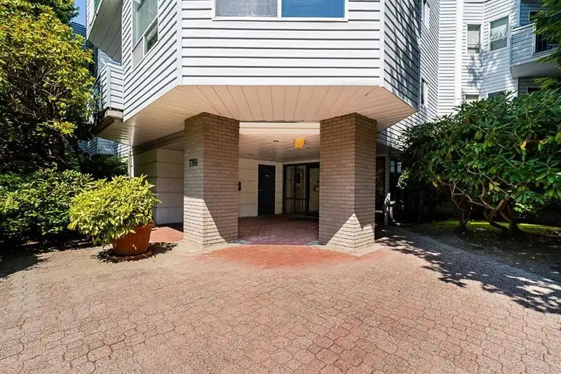 116 7760 MOFFATT ROAD - photo 1 of 1