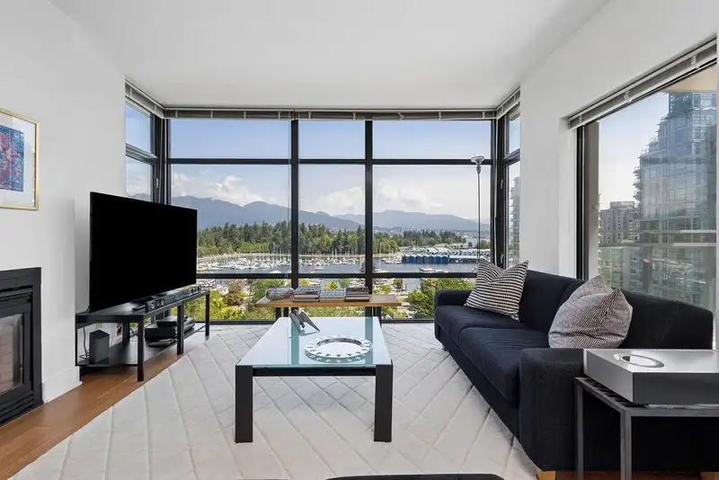 1001 1863 ALBERNI STREET - photo 2 of 37