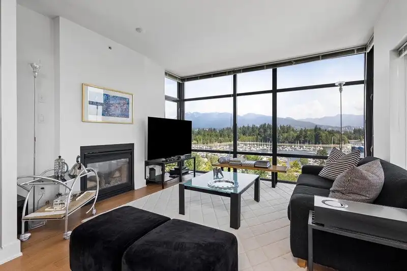 1001 1863 ALBERNI STREET - photo 3 of 37