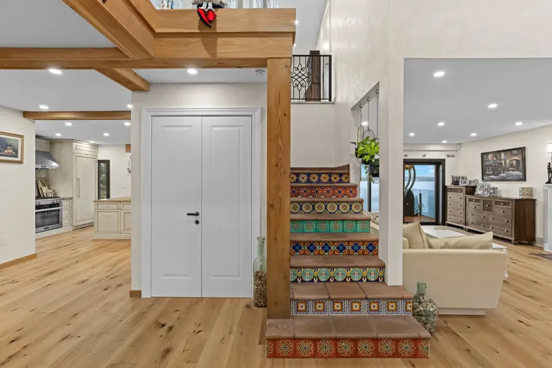 3298 RADCLIFFE AVENUE - photo 3 of 25