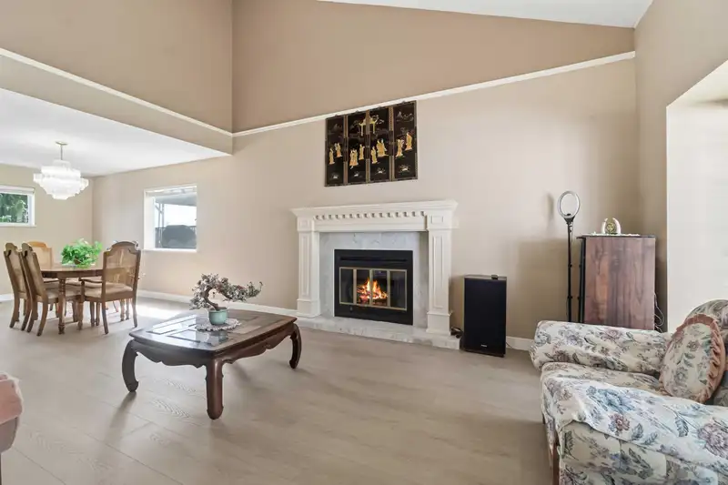 133 WARRICK STREET - photo 3 of 40