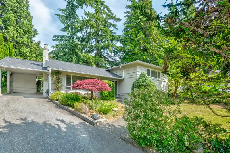 528 EVERGREEN PLACE - photo 3 of 32