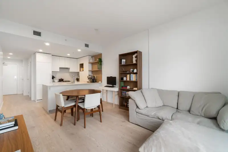 2103 2181 MADISON AVENUE - photo 4 of 27