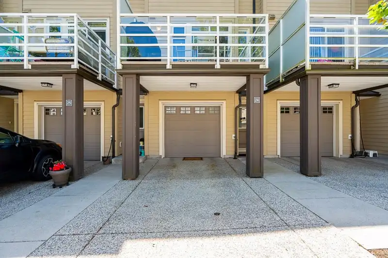 24 15405 31 AVENUE - photo 3 of 40