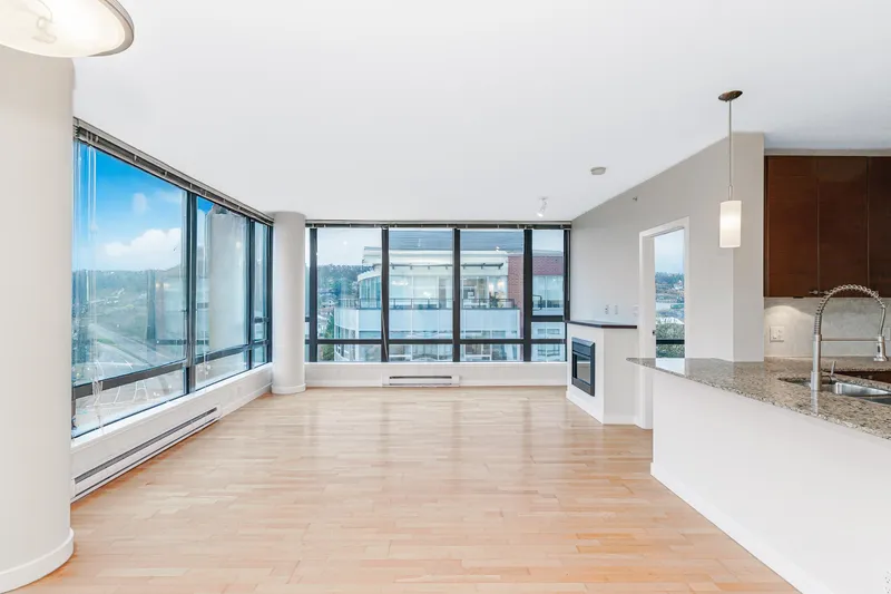 708 110 BREW STREET - photo 2 of 25