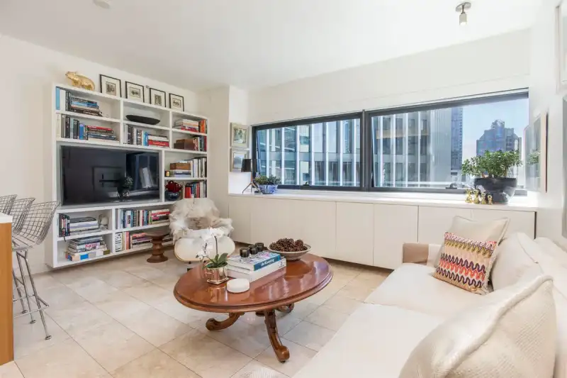 1906 838 W HASTINGS STREET - photo 1 of 30