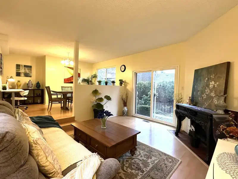 3638 HENNEPIN AVENUE - photo 4 of 18