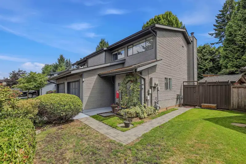 17 21550 CHERRINGTON AVENUE - photo 2 of 38