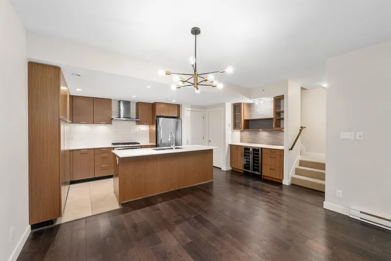 2389 SCOTIA STREET - photo 2 of 25