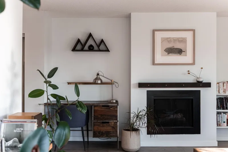 201 1429 WILLIAM STREET - photo 4 of 25