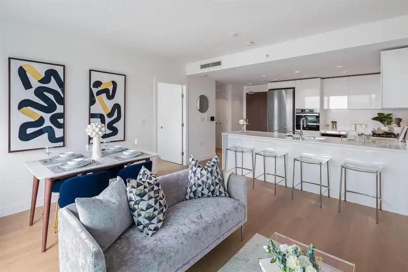 605 5788 GILBERT ROAD - photo 3 of 23