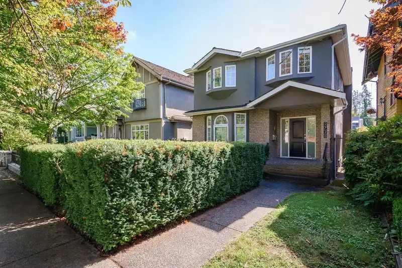 2726 W 42ND AVENUE - photo 1 of 30