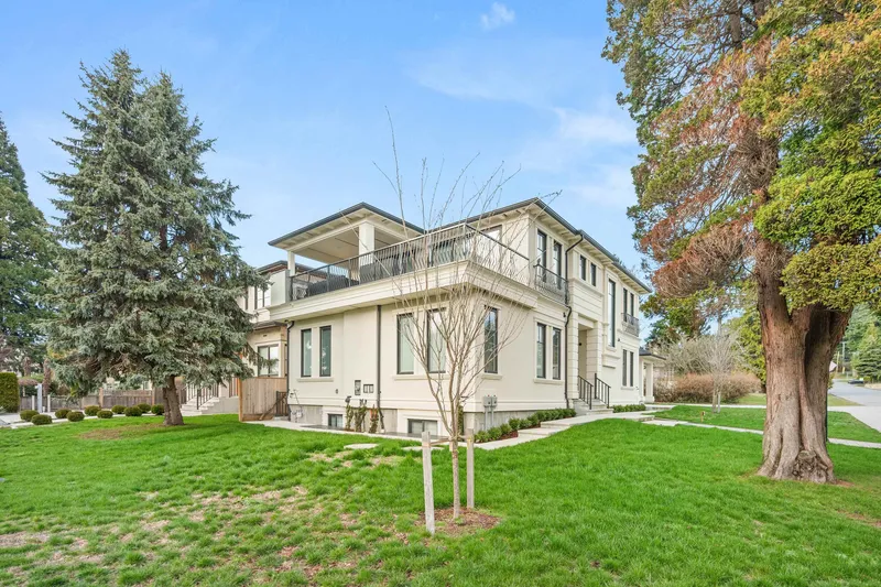 1113 DOLPHIN STREET - photo 3 of 25