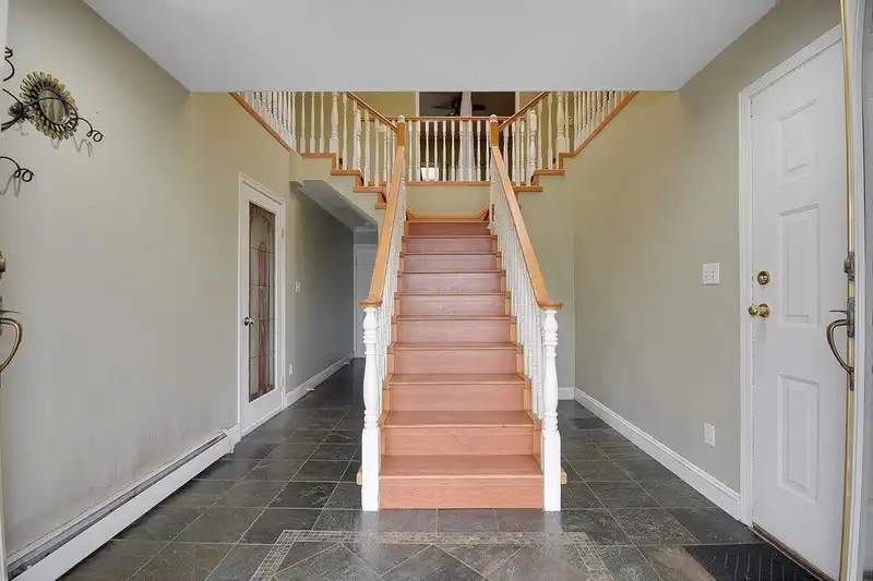 12140 77A AVENUE - photo 4 of 40