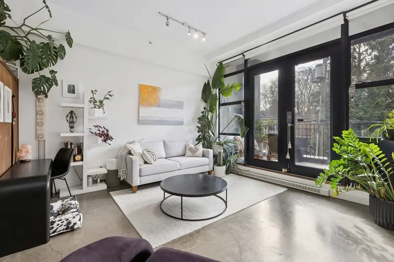 10 2156 W 12TH AVENUE - photo 1 of 25