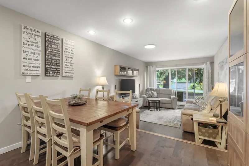 13 20155 50 AVENUE - photo 3 of 25