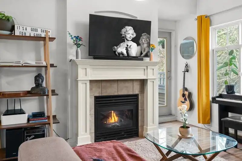 302 365 E 1ST STREET - photo 1 of 35