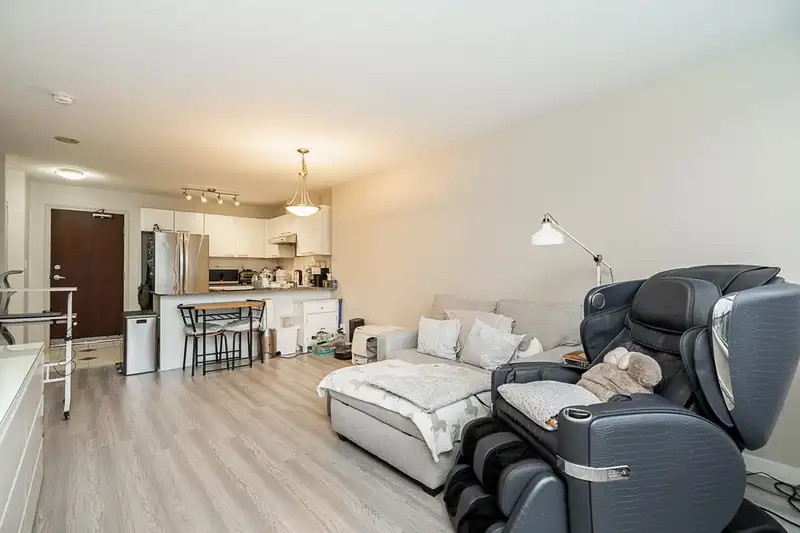 306 6331 BUSWELL STREET - photo 3 of 32