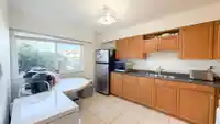 117 9700 GLENACRES DRIVE - thumbnail 4