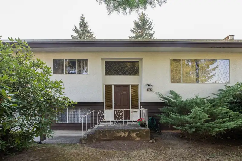 900 PORTER STREET - photo 1 of 34