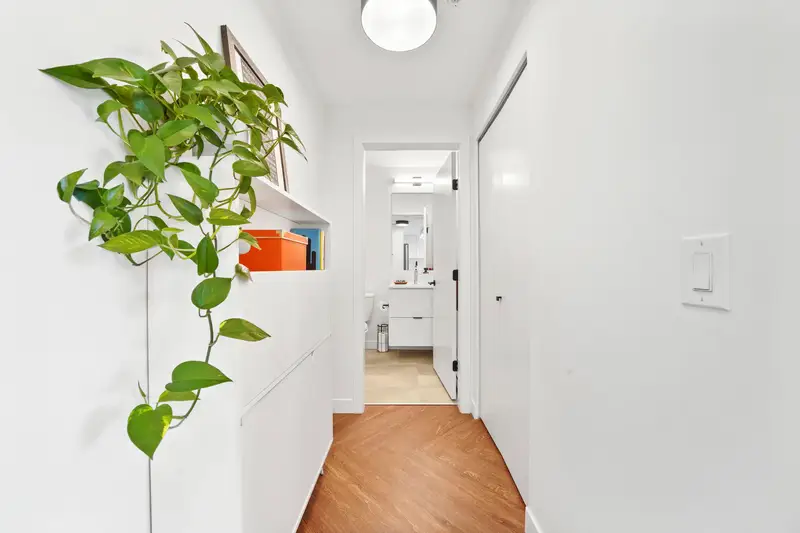 609 3229 ST JOHNS STREET - photo 3 of 25