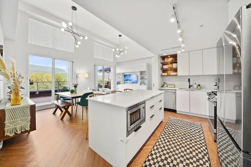 609 3229 ST JOHNS STREET - photo 4 of 25