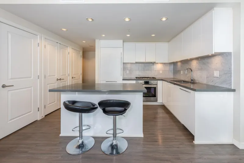 709 7368 GOLLNER AVENUE - photo 1 of 25