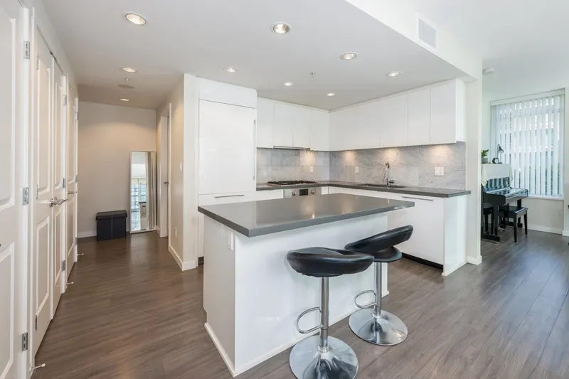 709 7368 GOLLNER AVENUE - photo 2 of 25