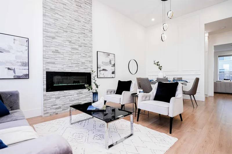 14742 62A AVENUE - photo 2 of 25